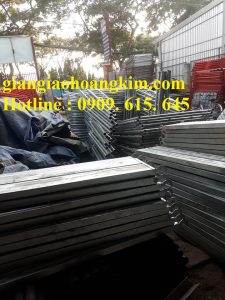 giàn giáo hay dàn giáo